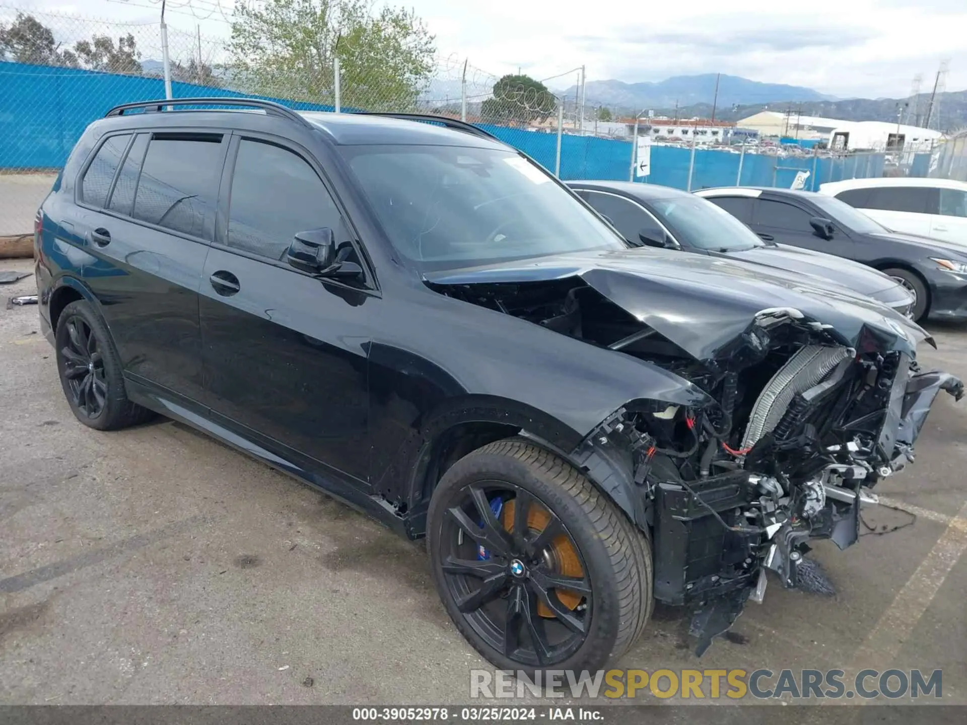 1 Фотография поврежденного автомобиля 5UX23EM07R9T80050 BMW X7 2024