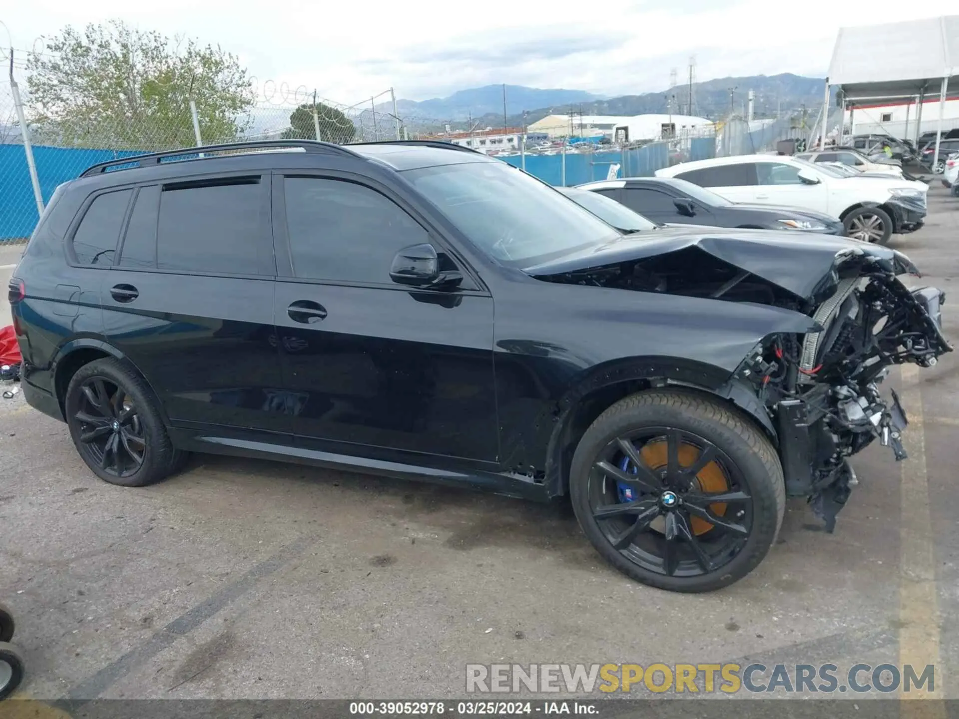 14 Фотография поврежденного автомобиля 5UX23EM07R9T80050 BMW X7 2024