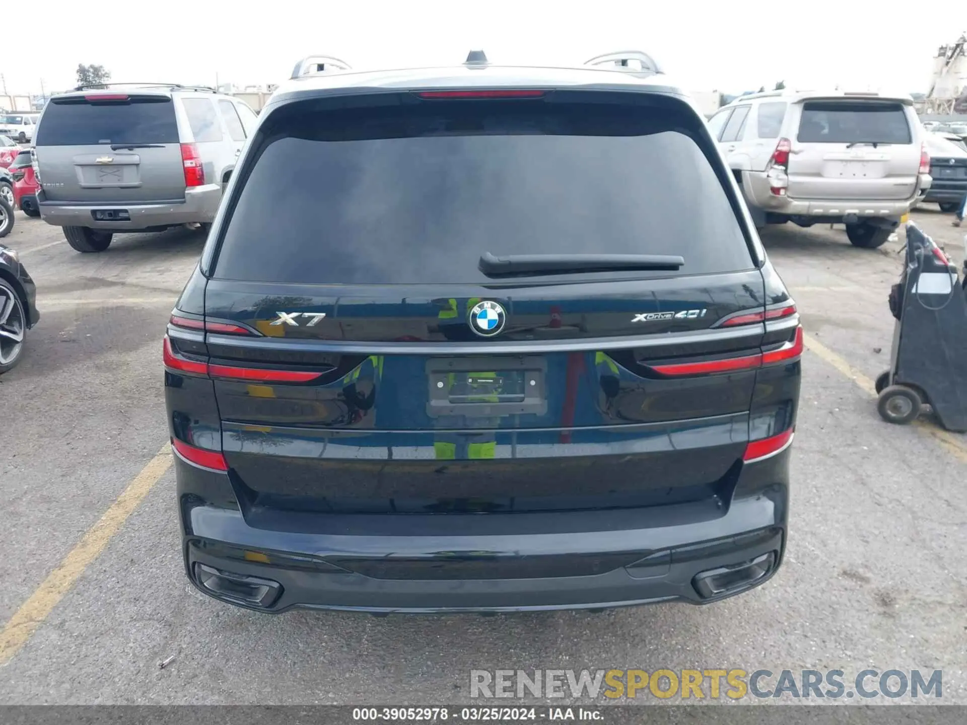 17 Фотография поврежденного автомобиля 5UX23EM07R9T80050 BMW X7 2024