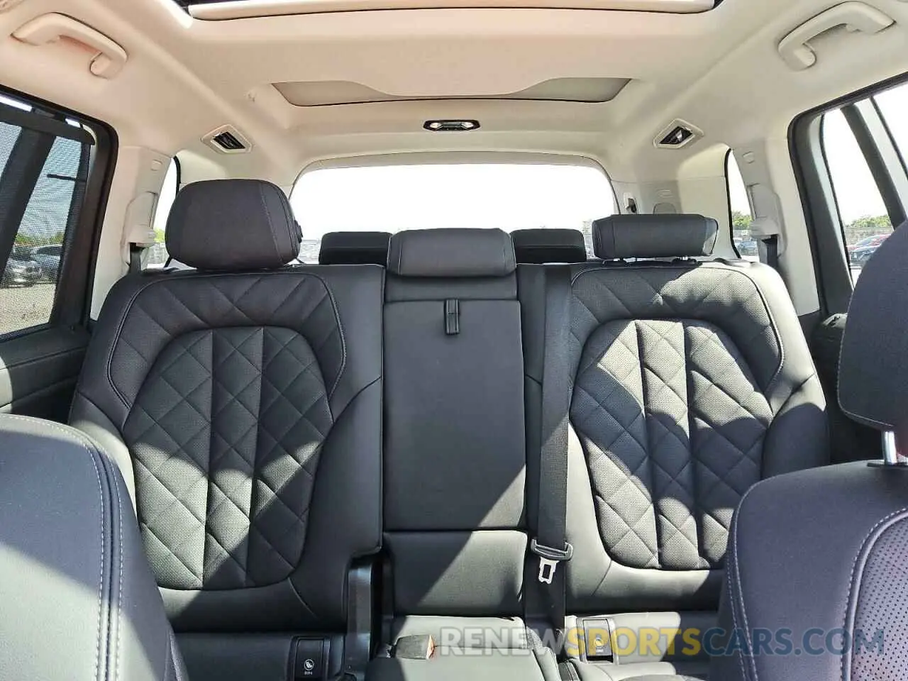 10 Фотография поврежденного автомобиля 5UX23EM07R9V08996 BMW X7 2024