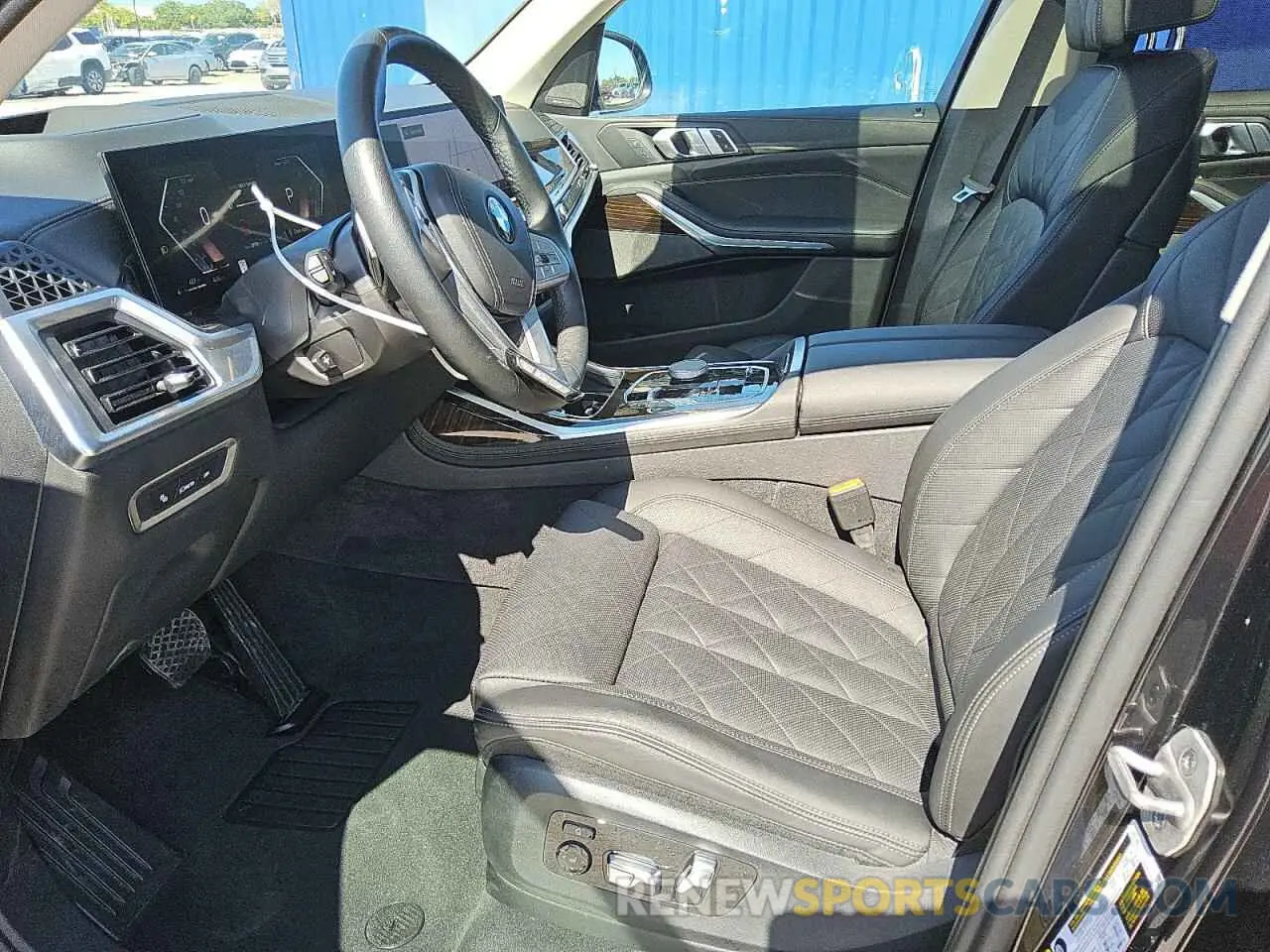 7 Фотография поврежденного автомобиля 5UX23EM07R9V08996 BMW X7 2024