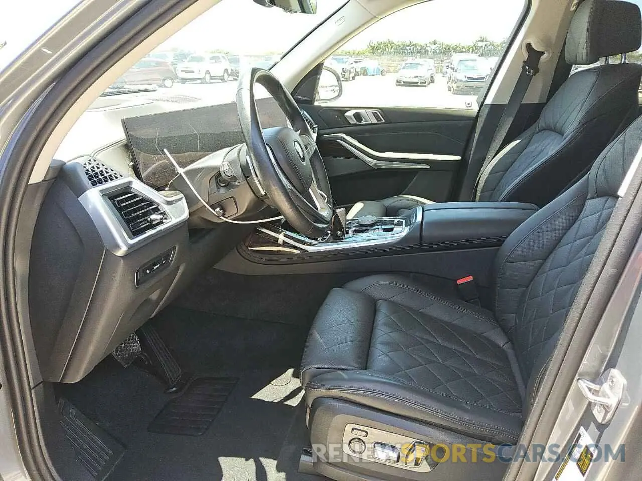 7 Photograph of a damaged car 5UX23EM07R9V10389 BMW X7 2024