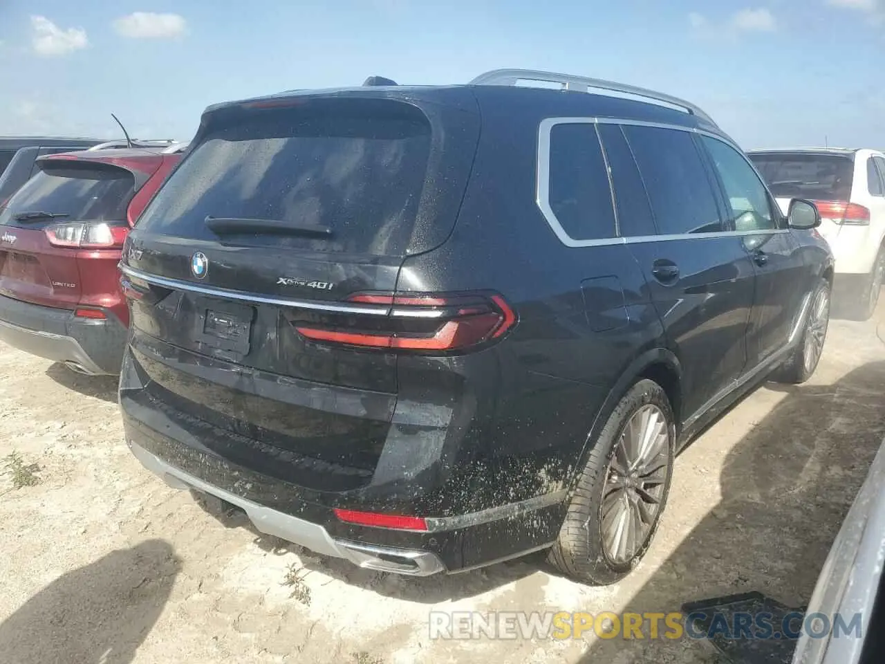 3 Photograph of a damaged car 5UX23EM07R9V13504 BMW X7 2024