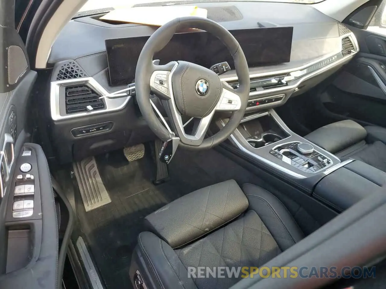 8 Photograph of a damaged car 5UX23EM07R9V13504 BMW X7 2024