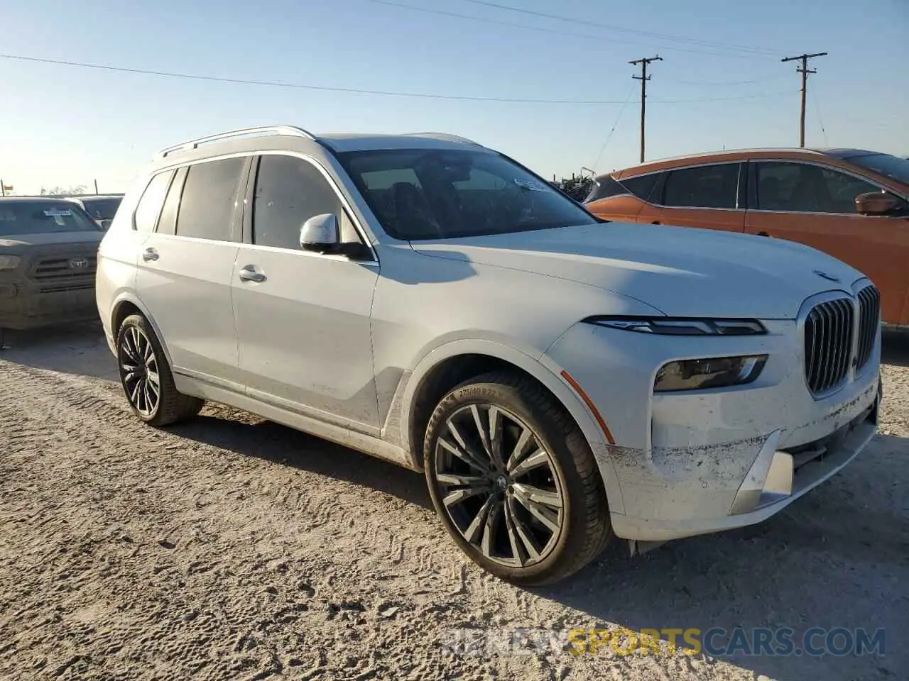 4 Photograph of a damaged car 5UX23EM07R9V16547 BMW X7 2024