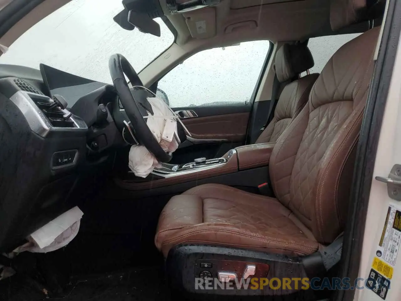7 Фотография поврежденного автомобиля 5UX23EM09R9U73510 BMW X7 2024