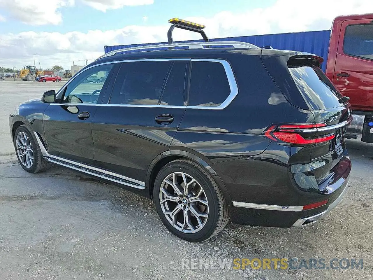 2 Photograph of a damaged car 5UX23EM09R9V90469 BMW X7 2024