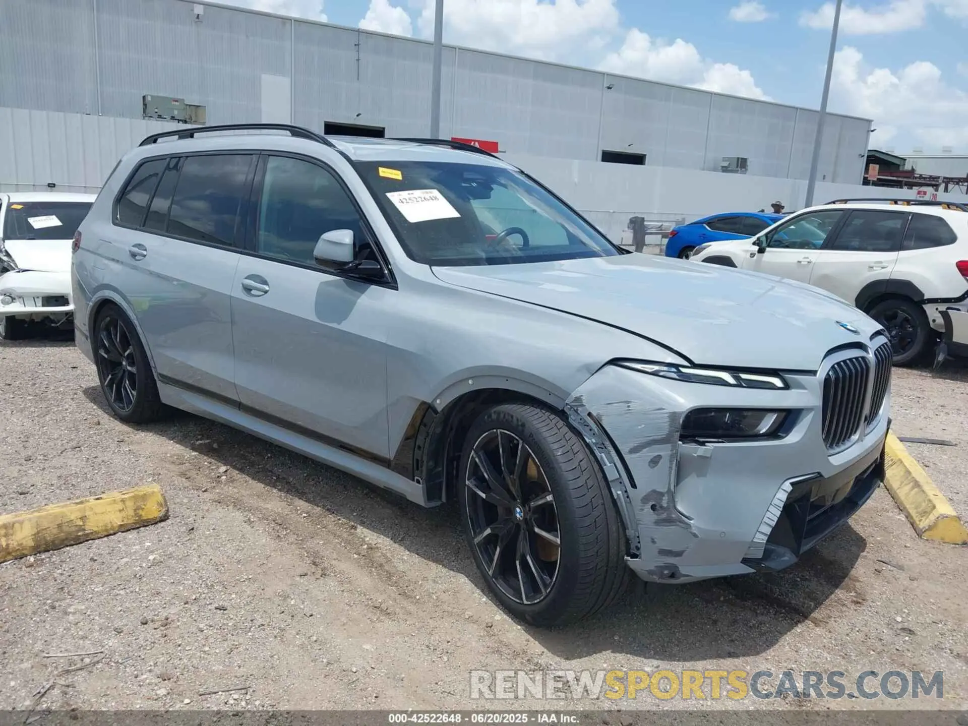 1 Photograph of a damaged car 5UX23EM0XR9U85925 BMW X7 2024