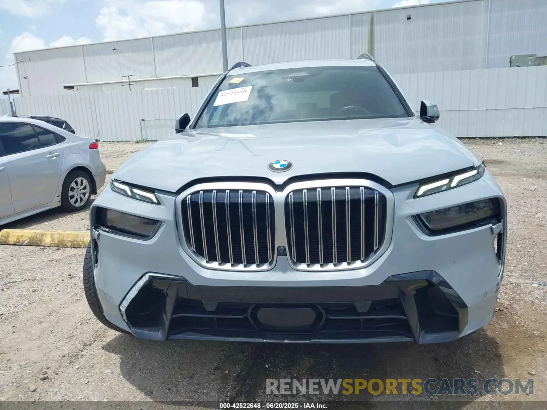 12 Photograph of a damaged car 5UX23EM0XR9U85925 BMW X7 2024