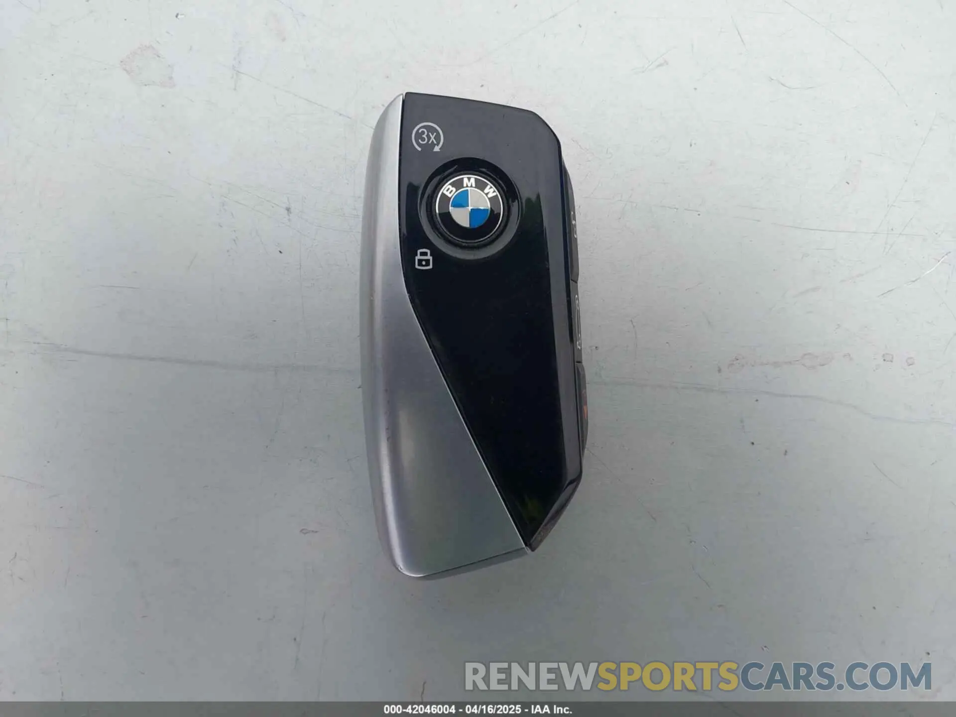 11 Photograph of a damaged car 5UX23EM0XR9W18697 BMW X7 2024