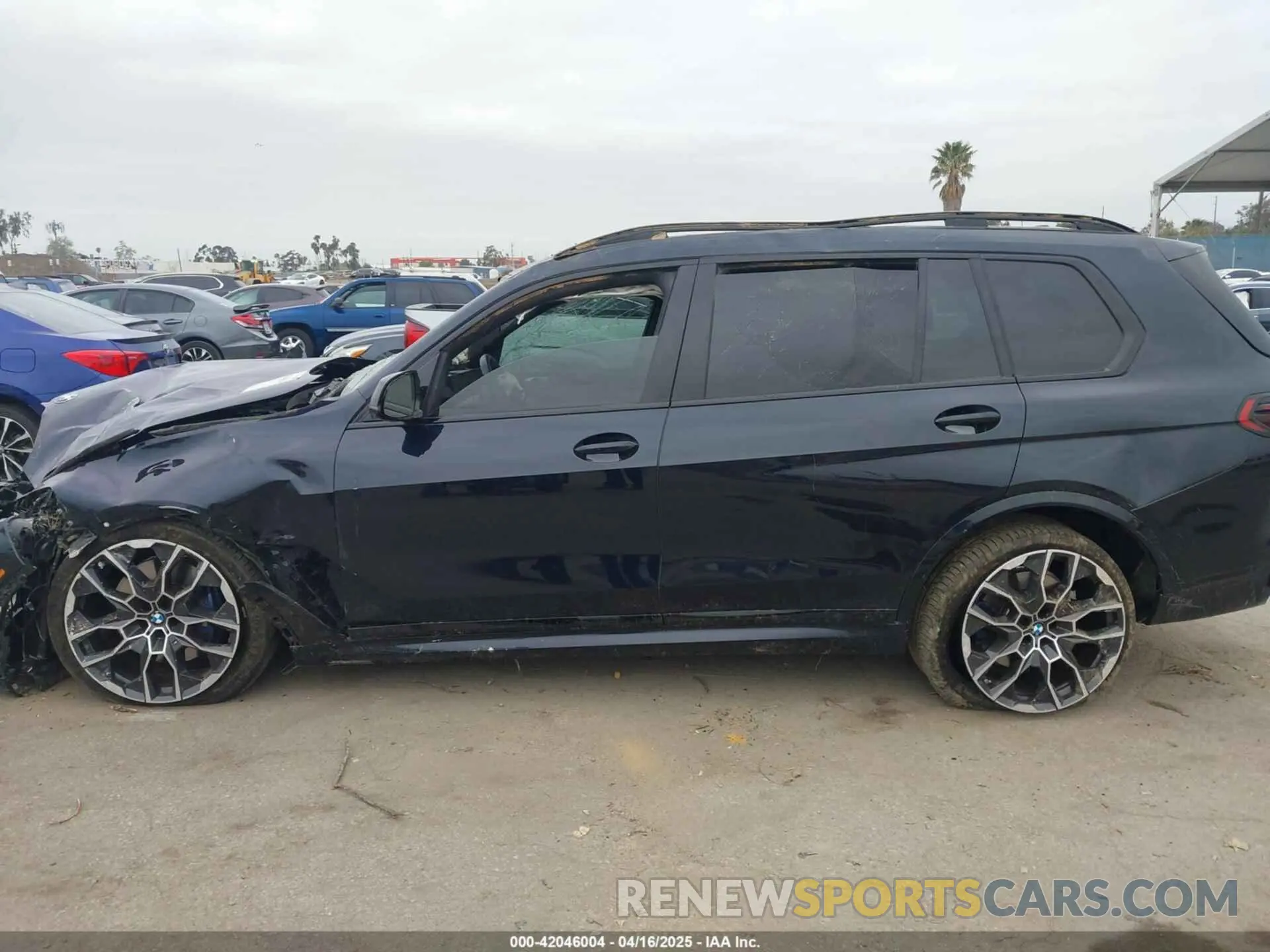 15 Photograph of a damaged car 5UX23EM0XR9W18697 BMW X7 2024