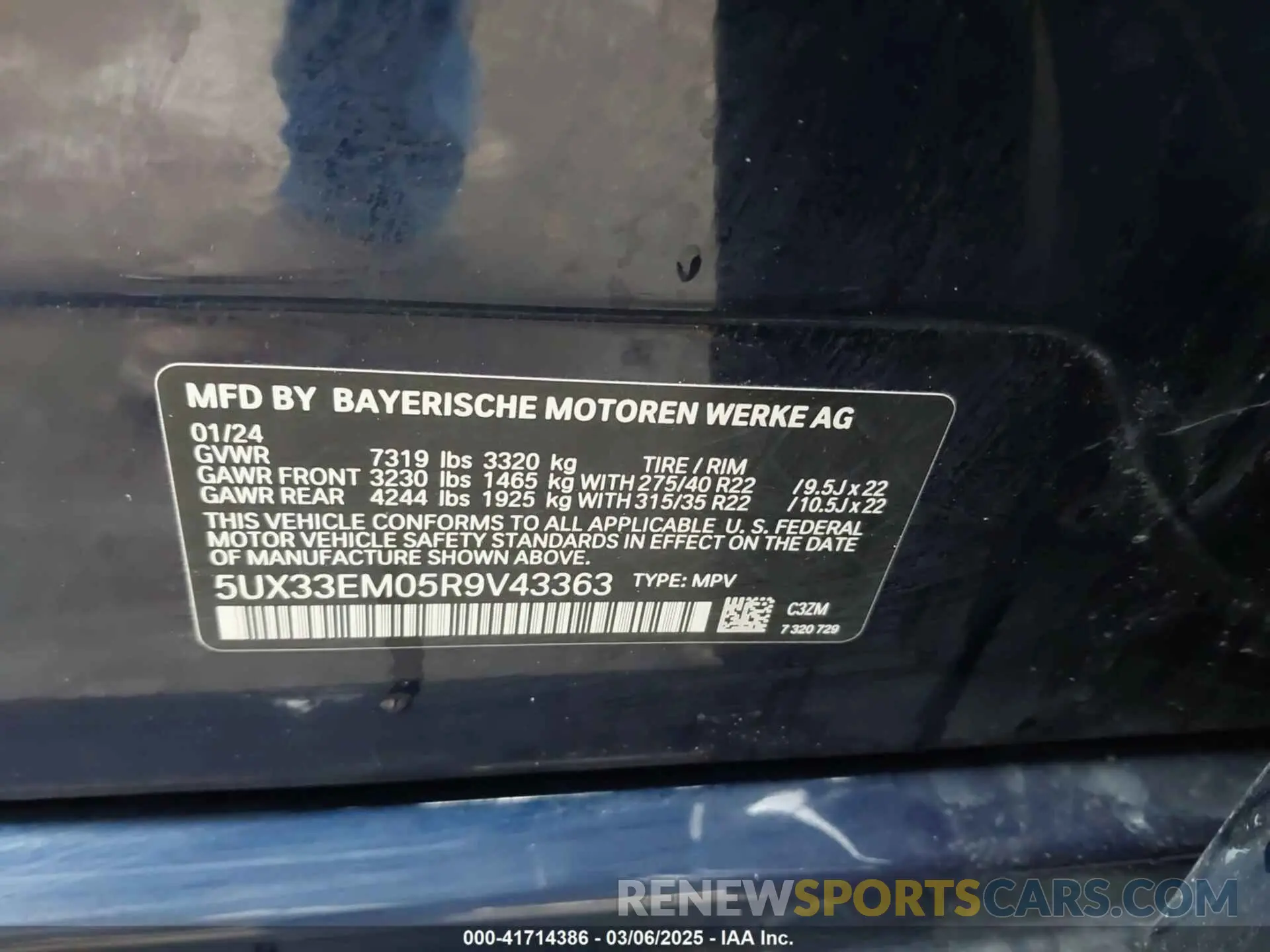 9 Photograph of a damaged car 5UX33EM05R9V43363 BMW X7 2024