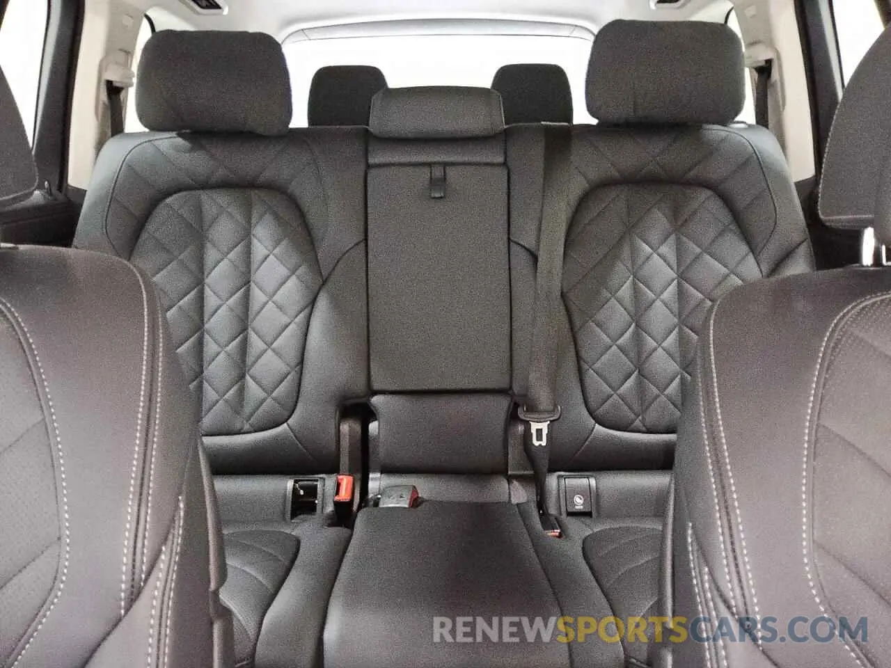 10 Фотография поврежденного автомобиля 5UX23EM00S9W33358 BMW X7 2025