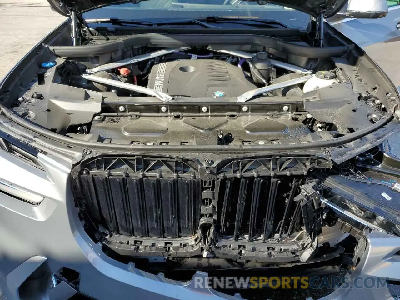12 Фотография поврежденного автомобиля 5UX23EM00S9X63334 BMW X7 2025