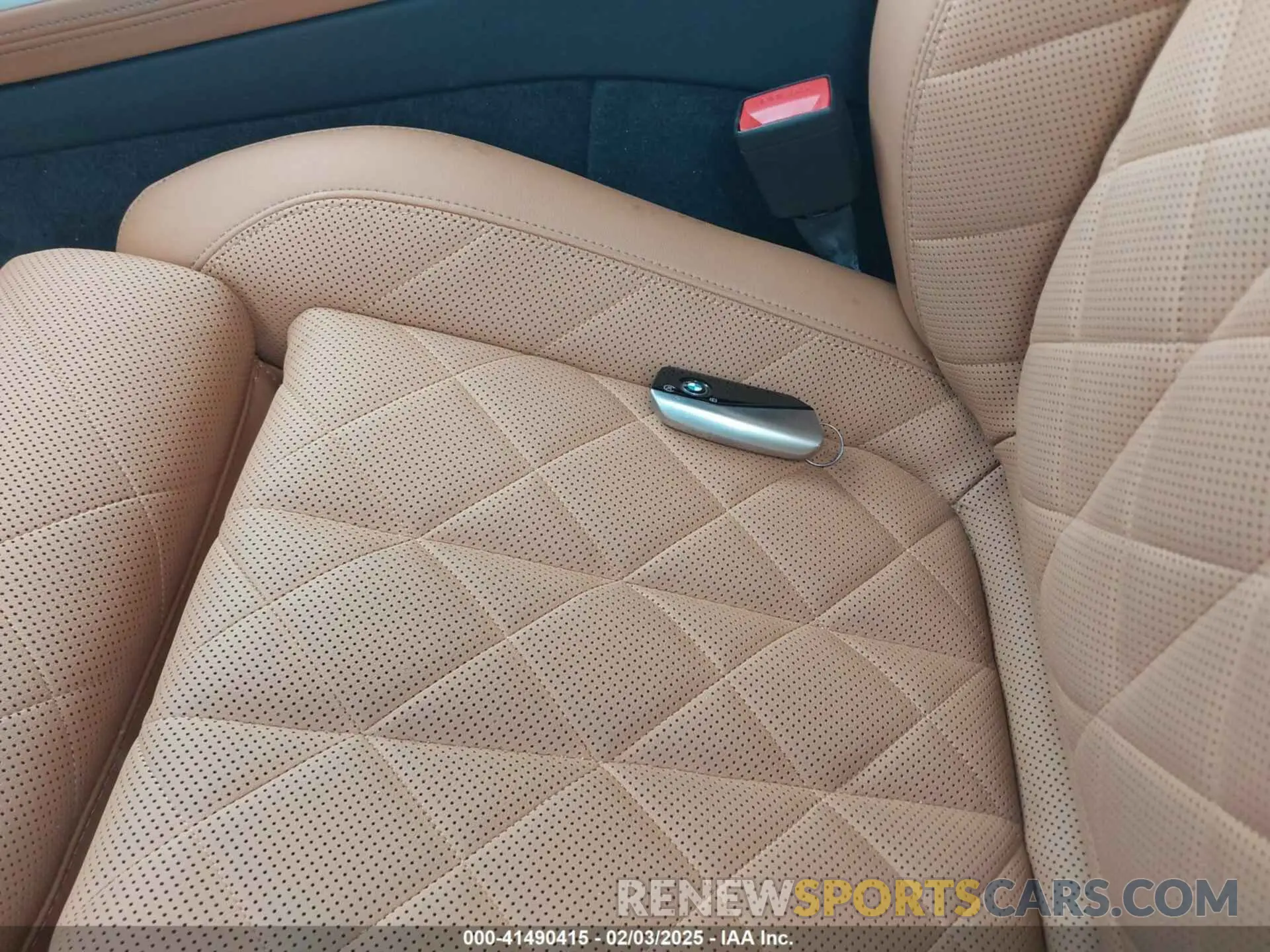 11 Фотография поврежденного автомобиля 5UX23EM01S9W23566 BMW X7 2025