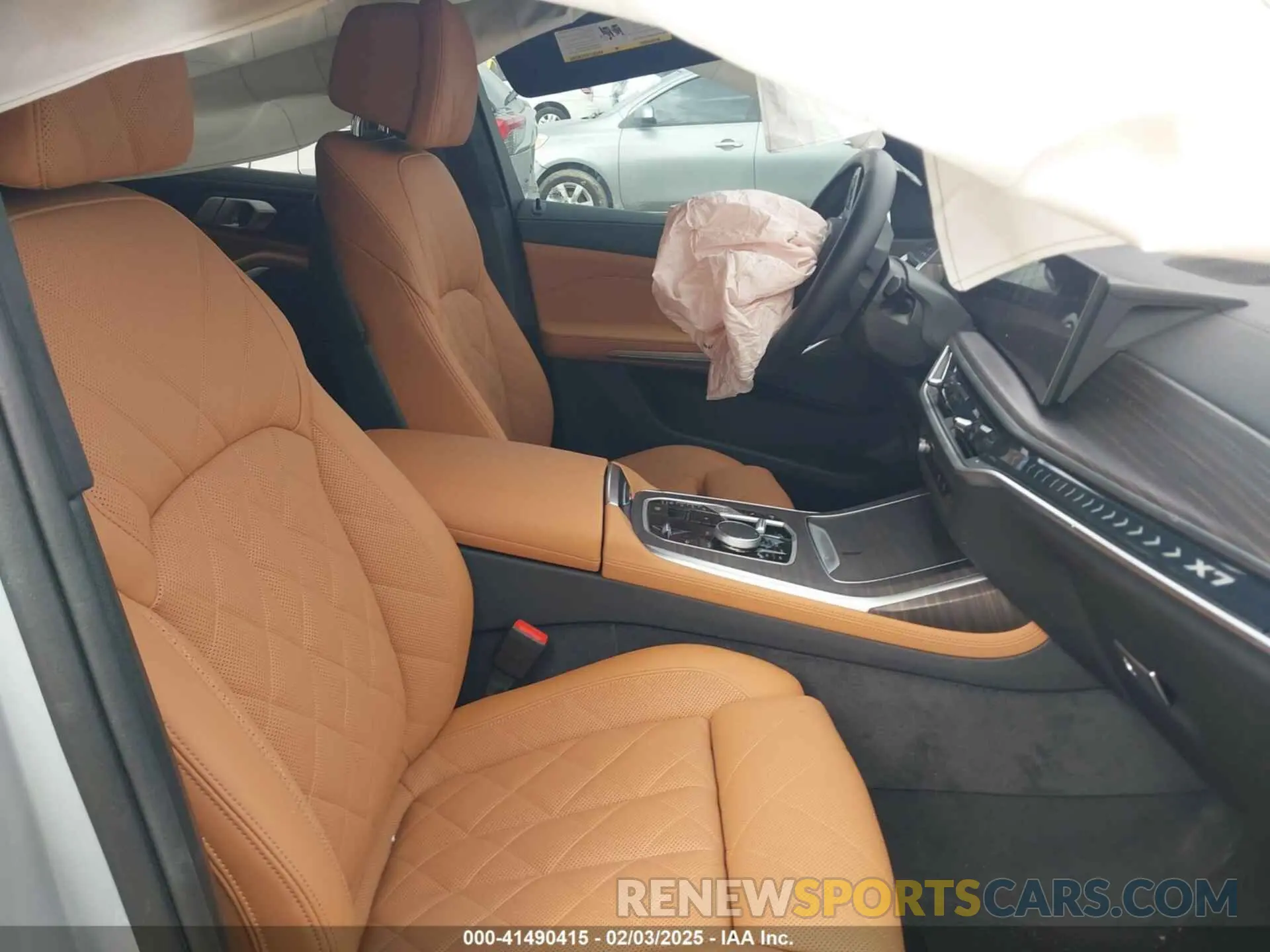 5 Фотография поврежденного автомобиля 5UX23EM01S9W23566 BMW X7 2025