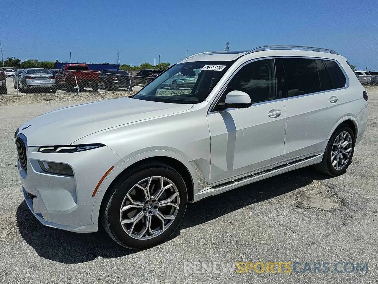 1 Photograph of a damaged car 5UX23EM02S9W38321 BMW X7 2025