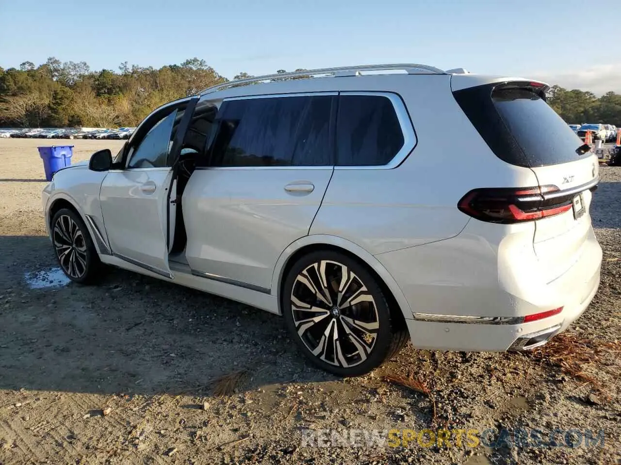 2 Photograph of a damaged car 5UX23EM04S9W63513 BMW X7 2025
