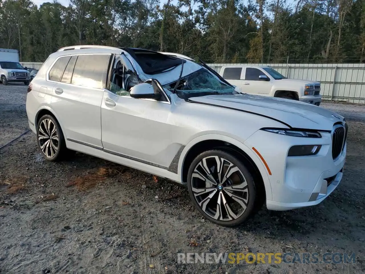 4 Photograph of a damaged car 5UX23EM04S9W63513 BMW X7 2025