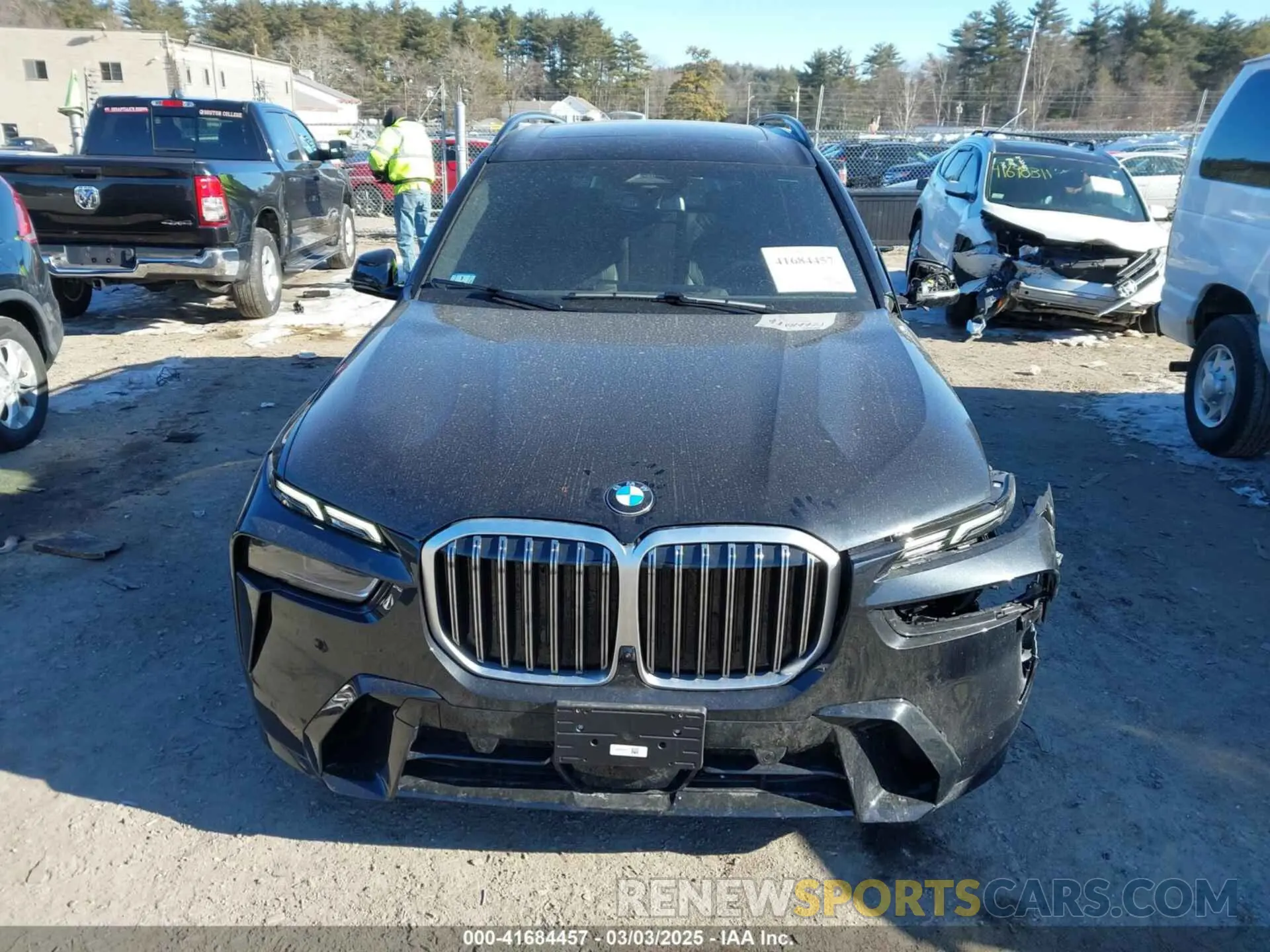 12 Фотография поврежденного автомобиля 5UX23EM04S9Y00286 BMW X7 2025