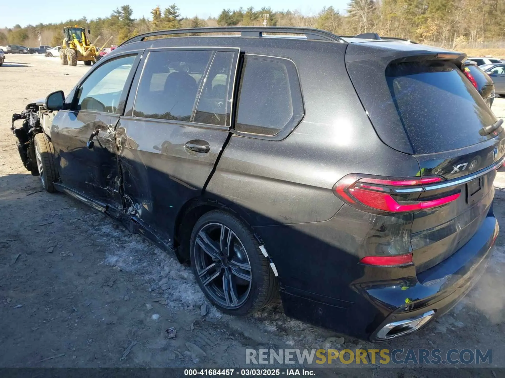 3 Фотография поврежденного автомобиля 5UX23EM04S9Y00286 BMW X7 2025