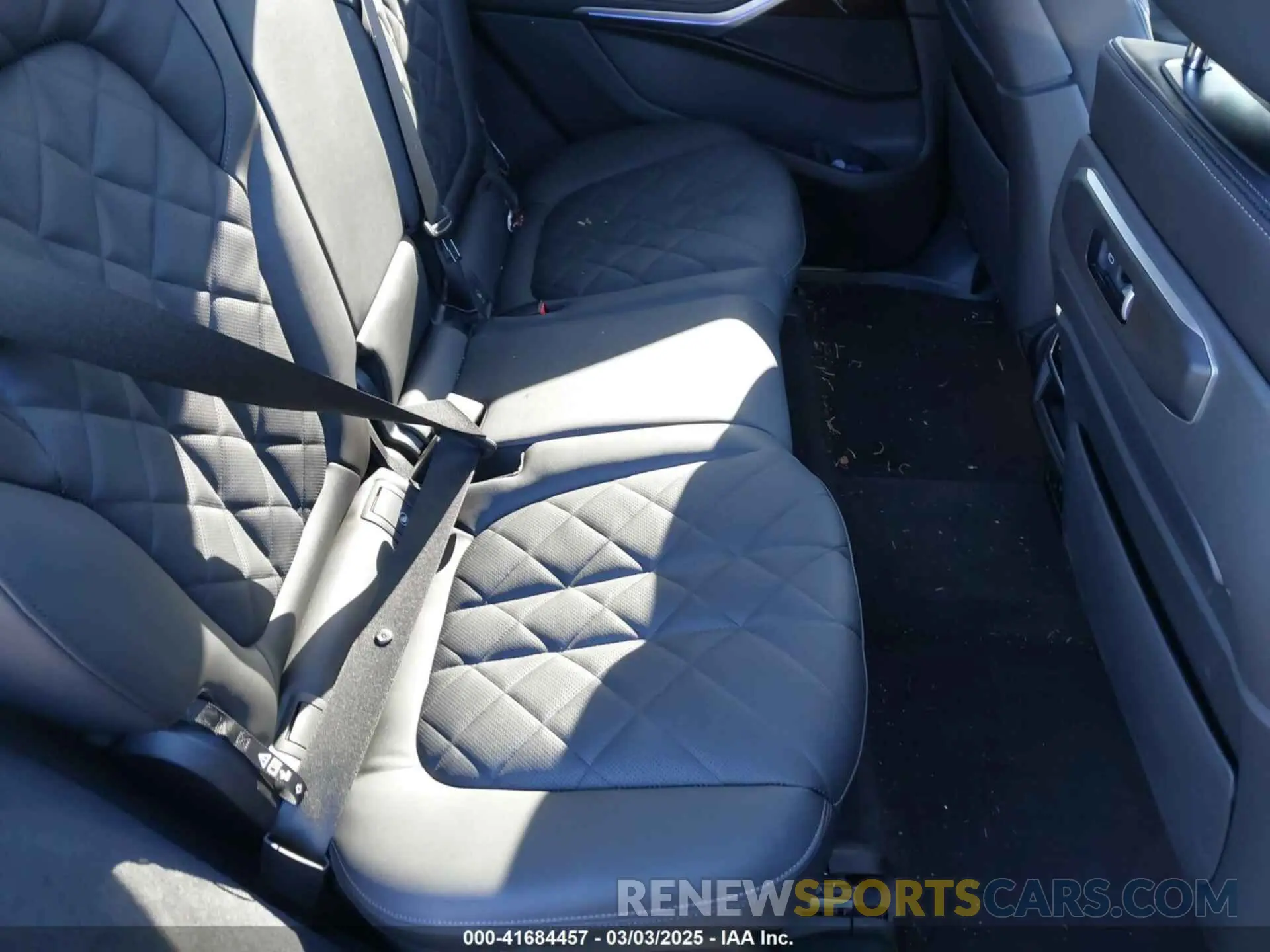 8 Фотография поврежденного автомобиля 5UX23EM04S9Y00286 BMW X7 2025