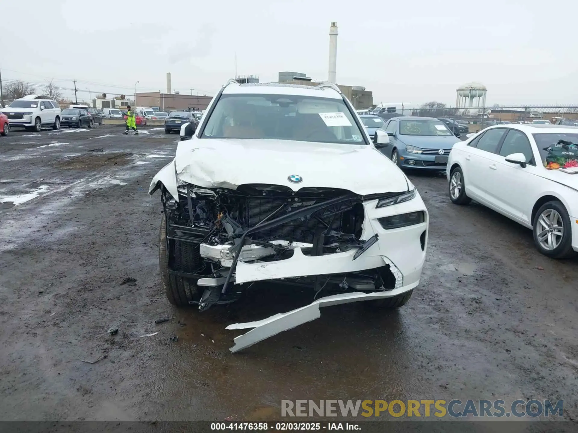 12 Фотография поврежденного автомобиля 5UX23EM05S9X98435 BMW X7 2025