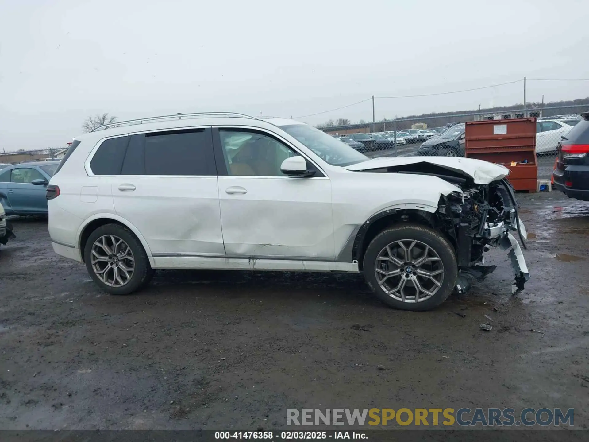 13 Фотография поврежденного автомобиля 5UX23EM05S9X98435 BMW X7 2025