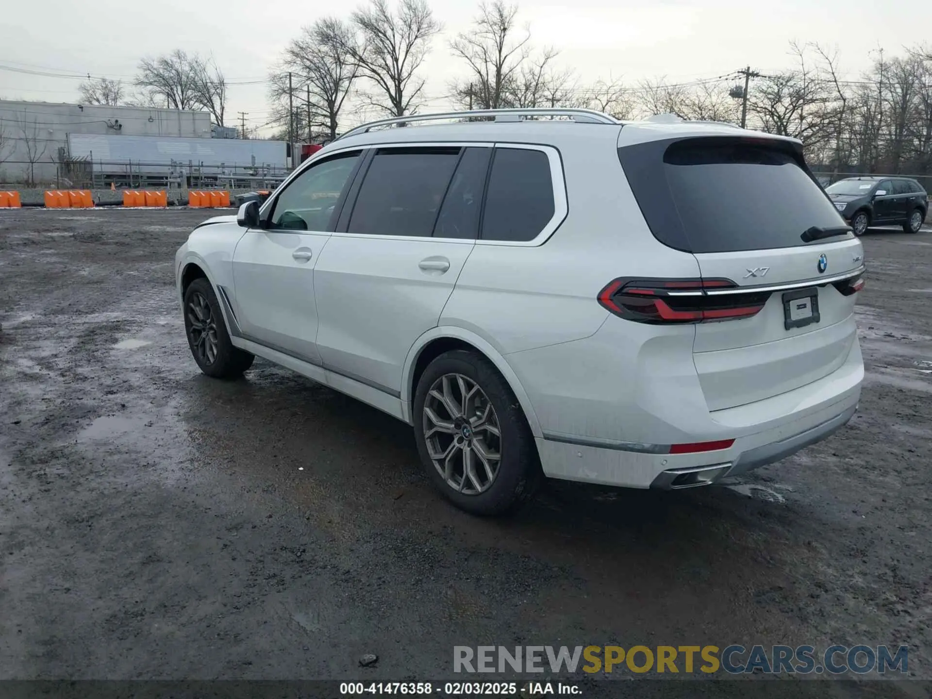 3 Фотография поврежденного автомобиля 5UX23EM05S9X98435 BMW X7 2025