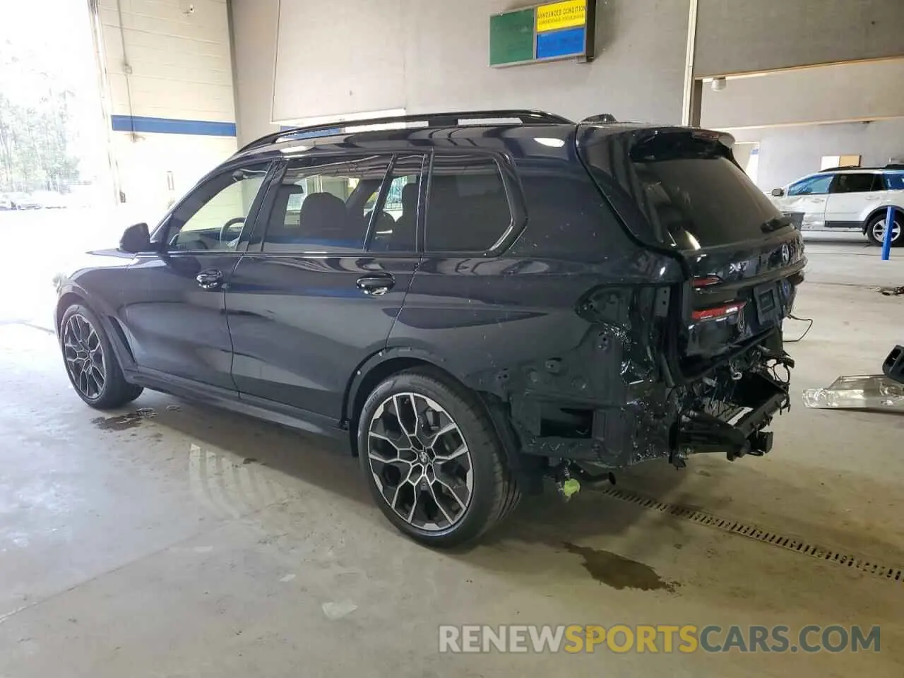 2 Фотография поврежденного автомобиля 5UX23EM06S9Y26792 BMW X7 2025