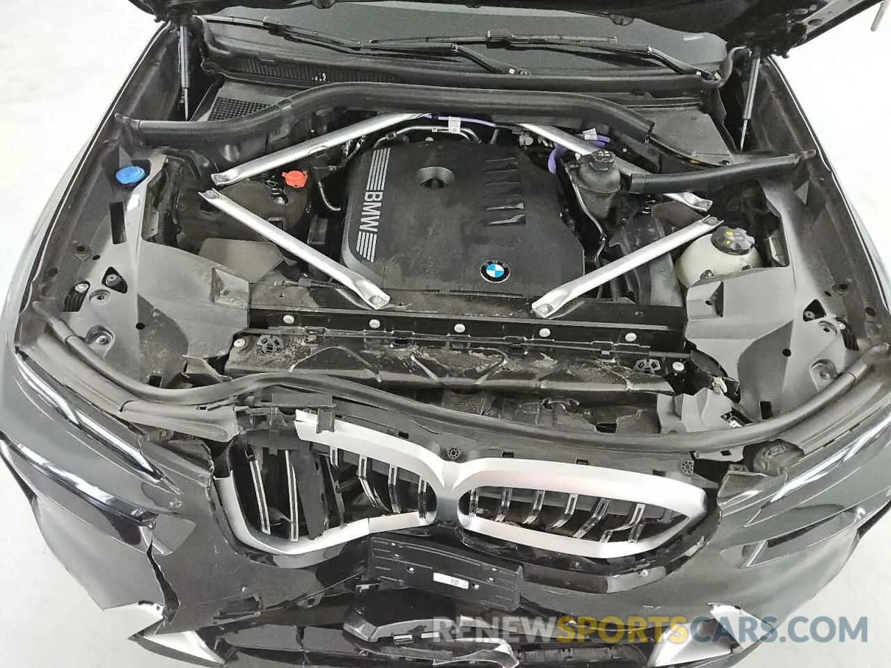 12 Photograph of a damaged car 5UX23EM09S9X05528 BMW X7 2025