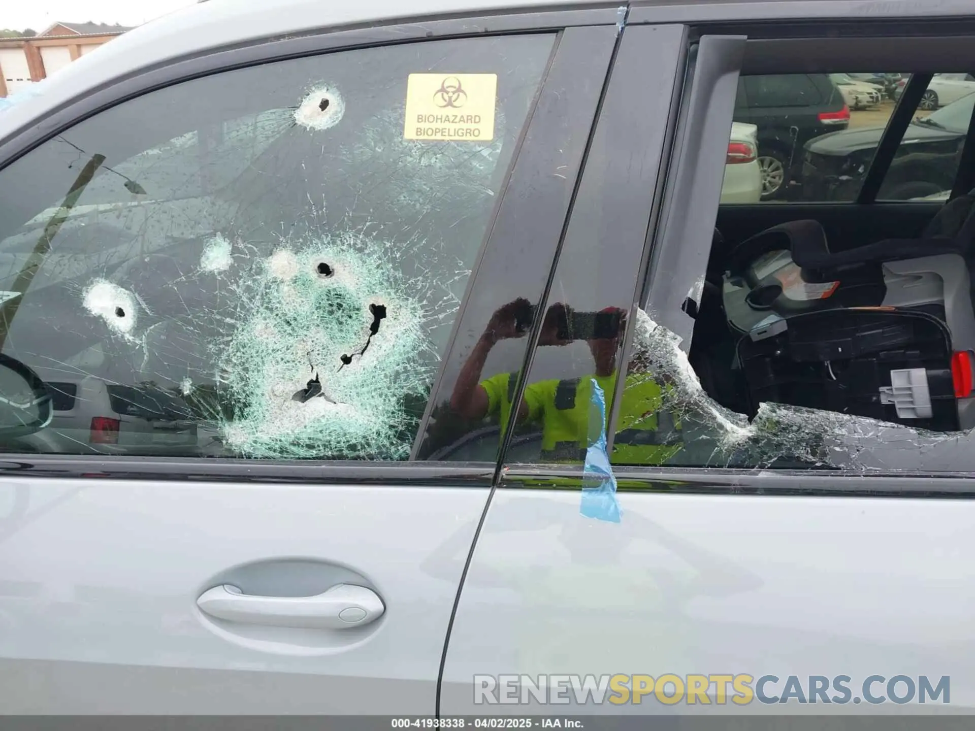 6 Photograph of a damaged car 5UX33EM04S9X73210 BMW X7 2025