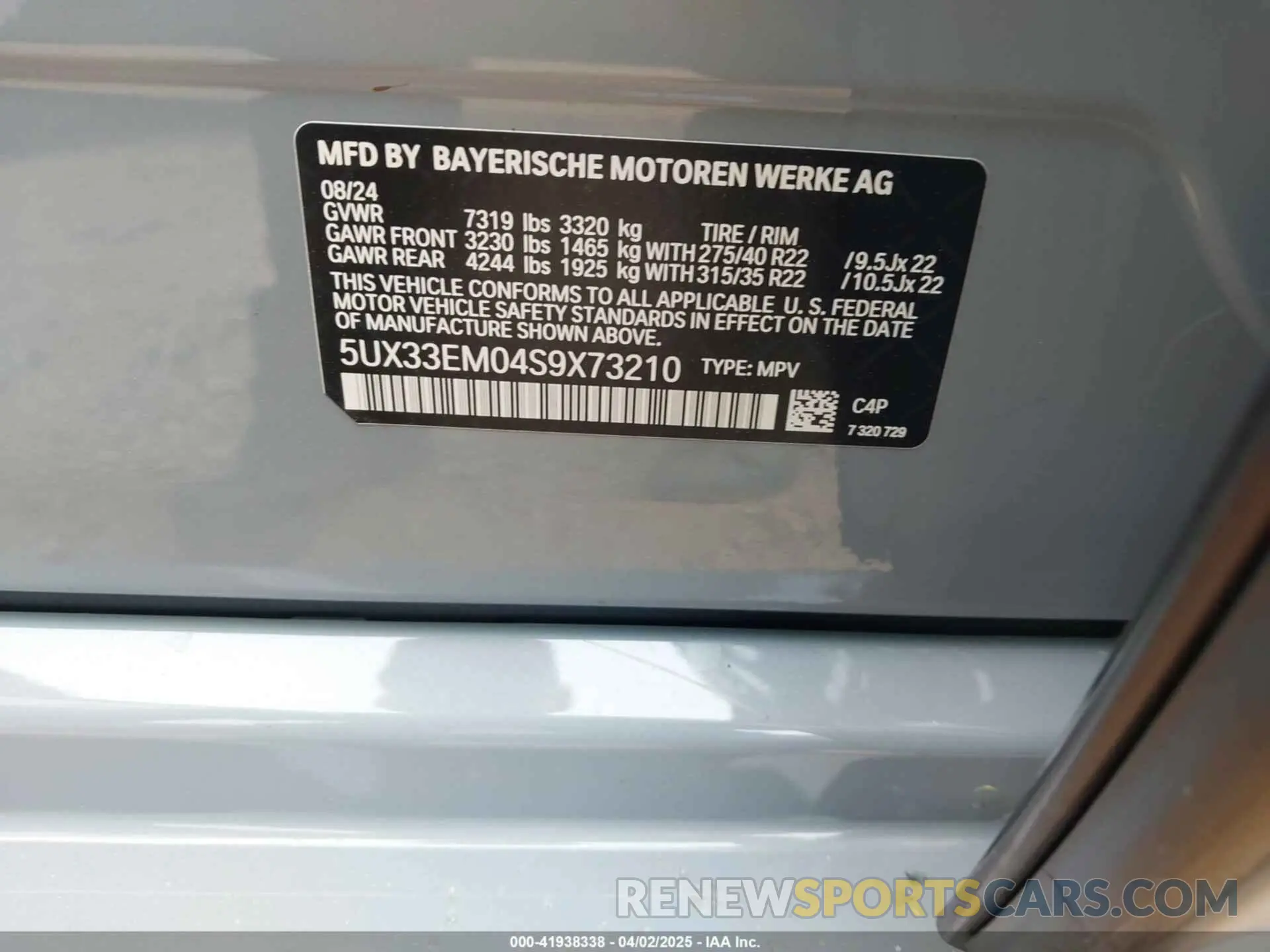 9 Photograph of a damaged car 5UX33EM04S9X73210 BMW X7 2025