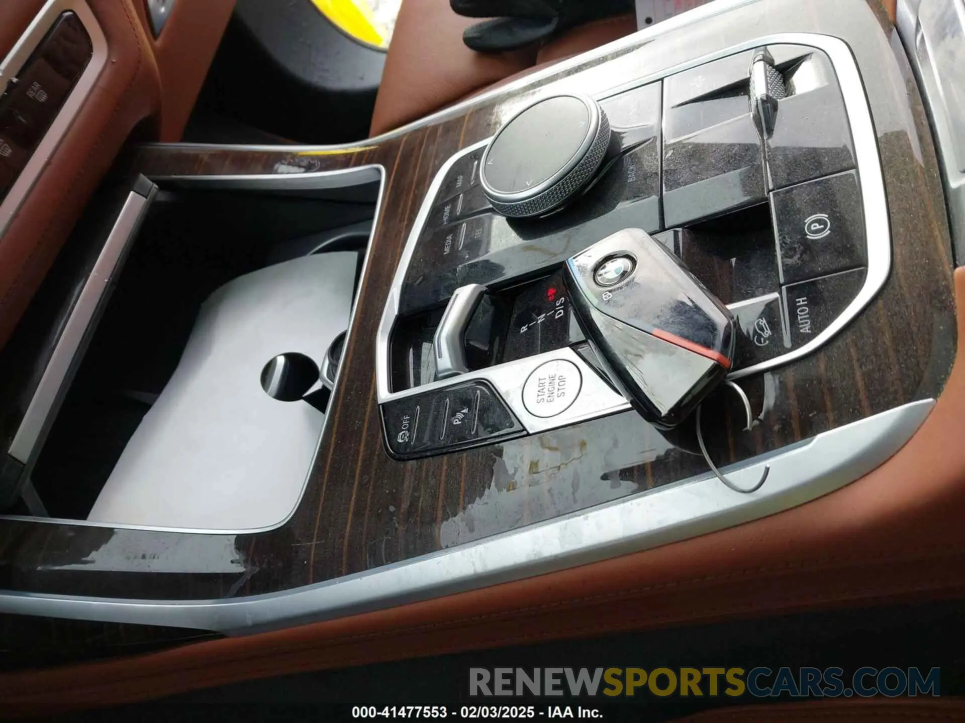 11 Photograph of a damaged car 5UX33EM06S9X01960 BMW X7 2025