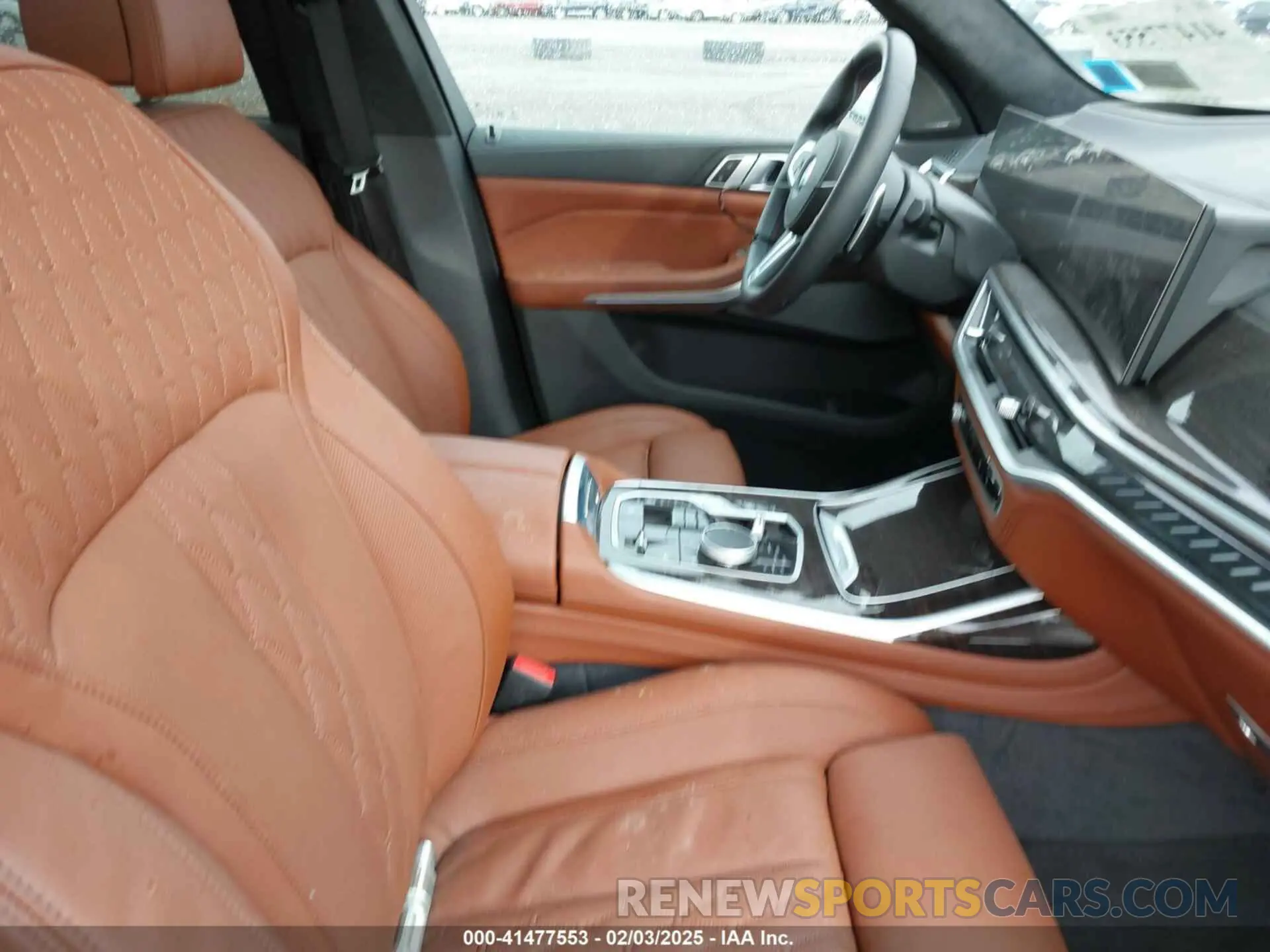 5 Photograph of a damaged car 5UX33EM06S9X01960 BMW X7 2025