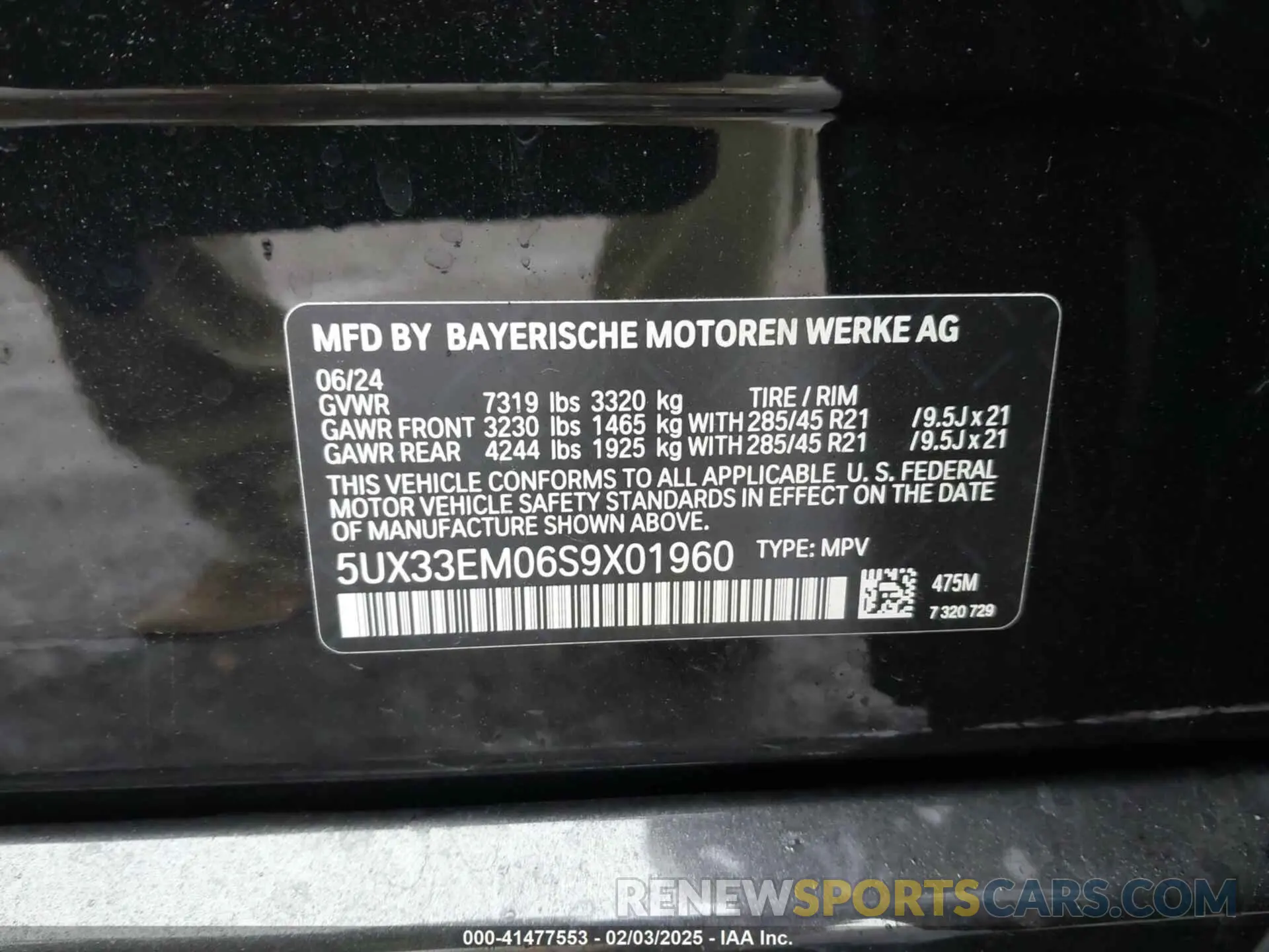 9 Photograph of a damaged car 5UX33EM06S9X01960 BMW X7 2025