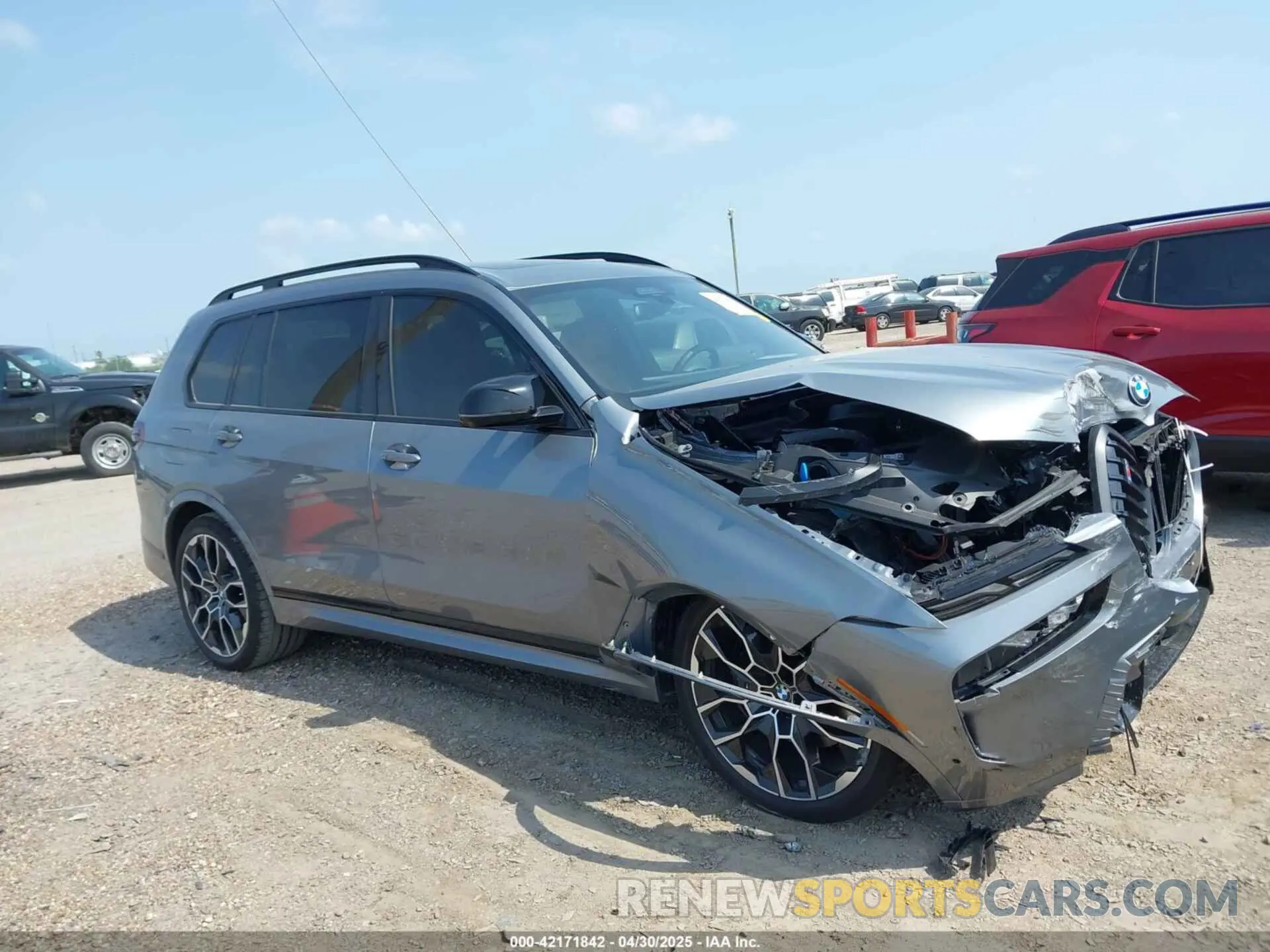 13 Photograph of a damaged car 5UX33EM06S9Y33892 BMW X7 2025
