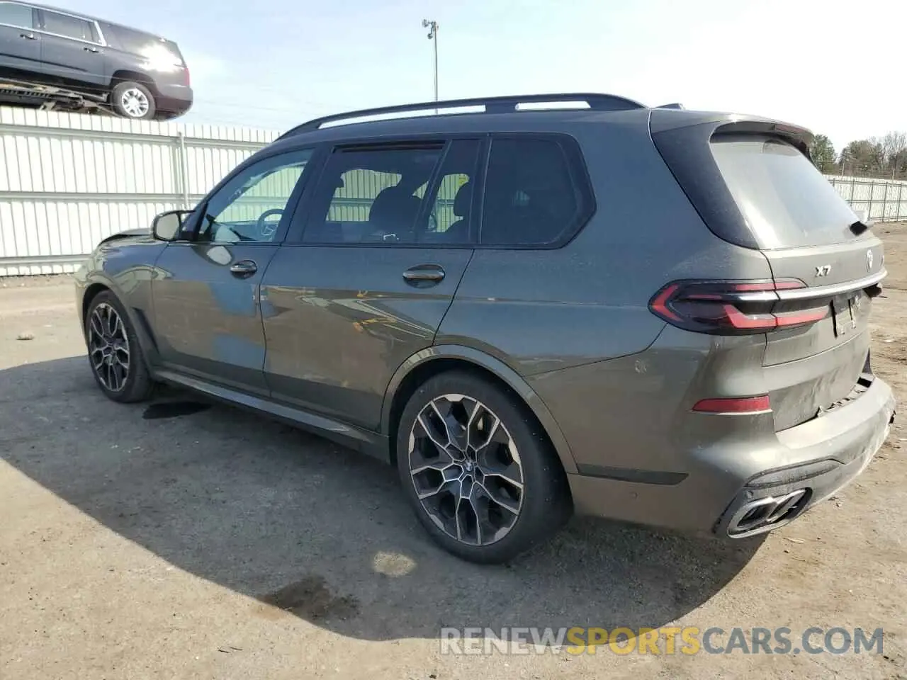 2 Photograph of a damaged car 5UX33EM04P9N56103 BMW X7 M60I 2023