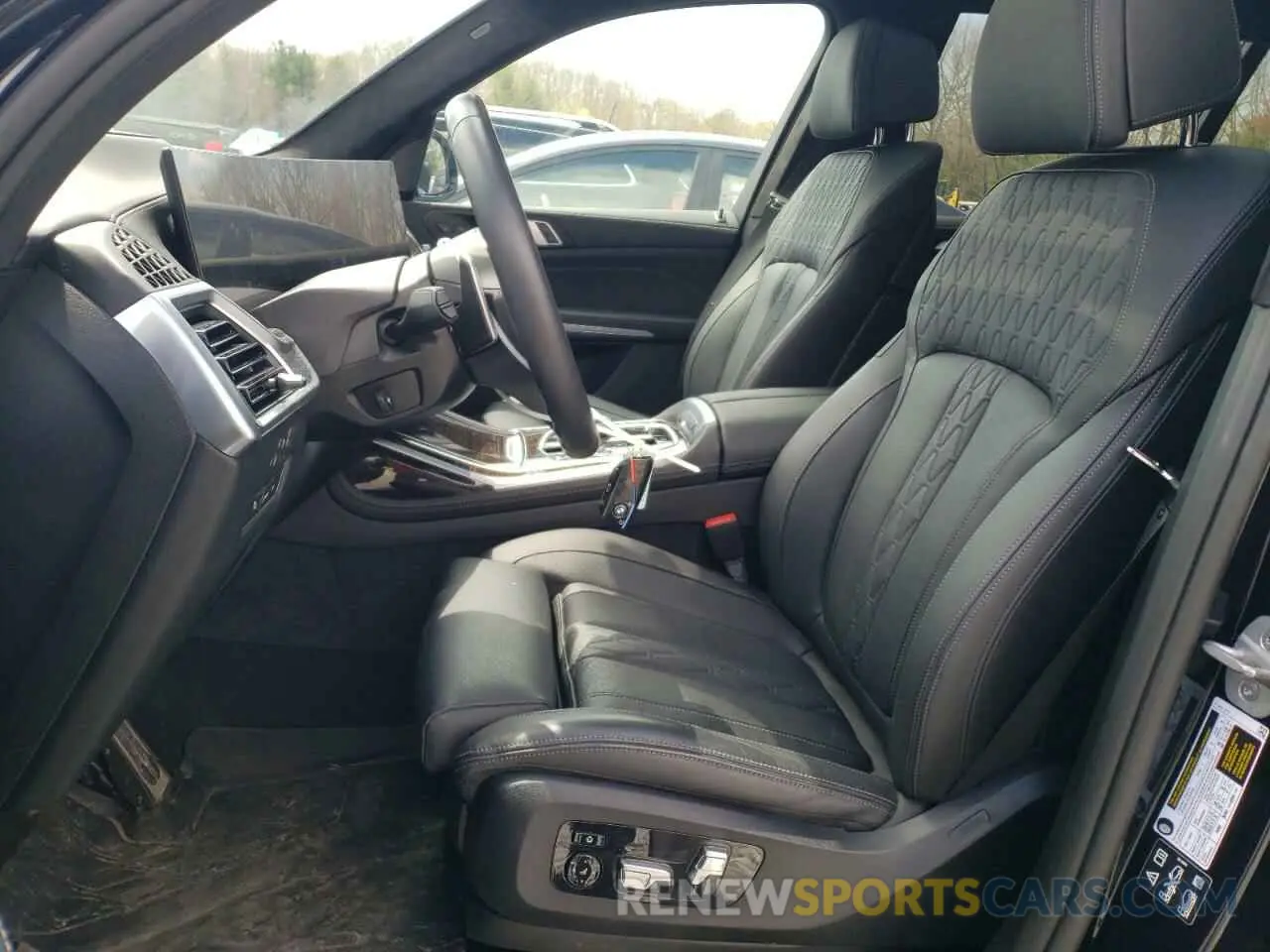 7 Фотография поврежденного автомобиля 5UX33EM05R9V23548 BMW X7 M60I 2024