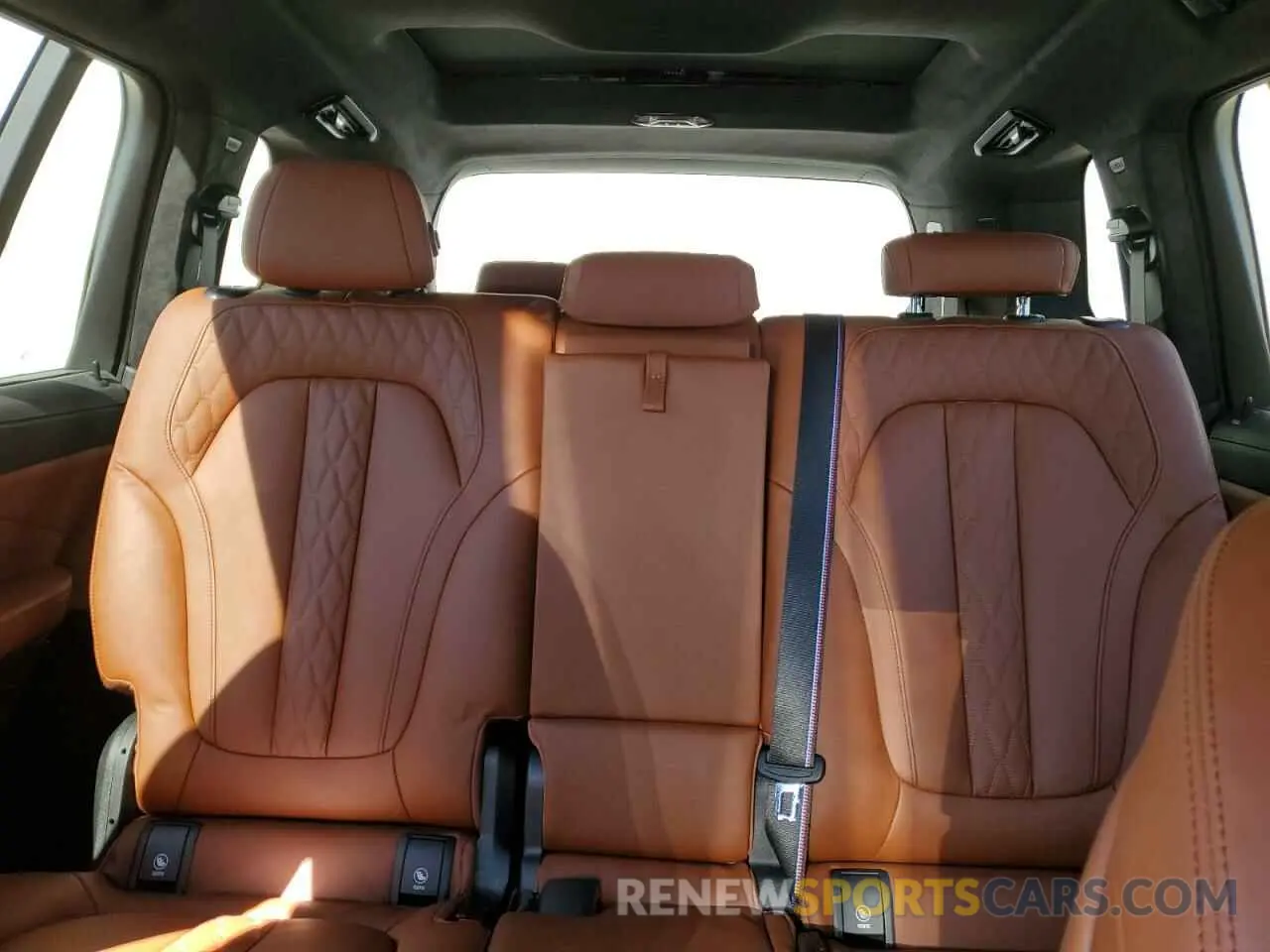 10 Фотография поврежденного автомобиля 5UX33EM08R9T81499 BMW X7 M60I 2024