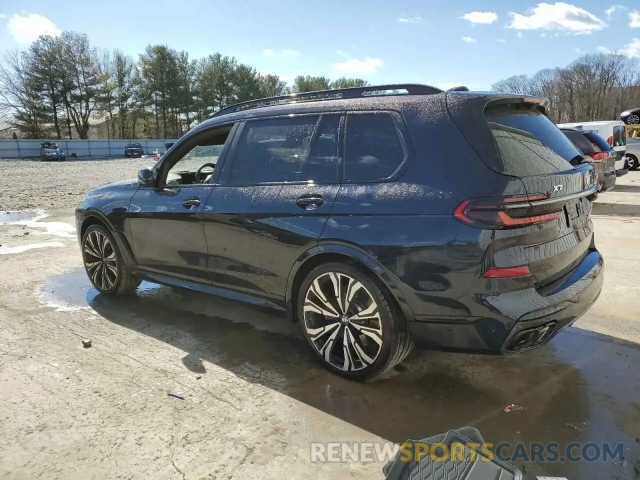 2 Фотография поврежденного автомобиля 5UX33EM08R9T81499 BMW X7 M60I 2024