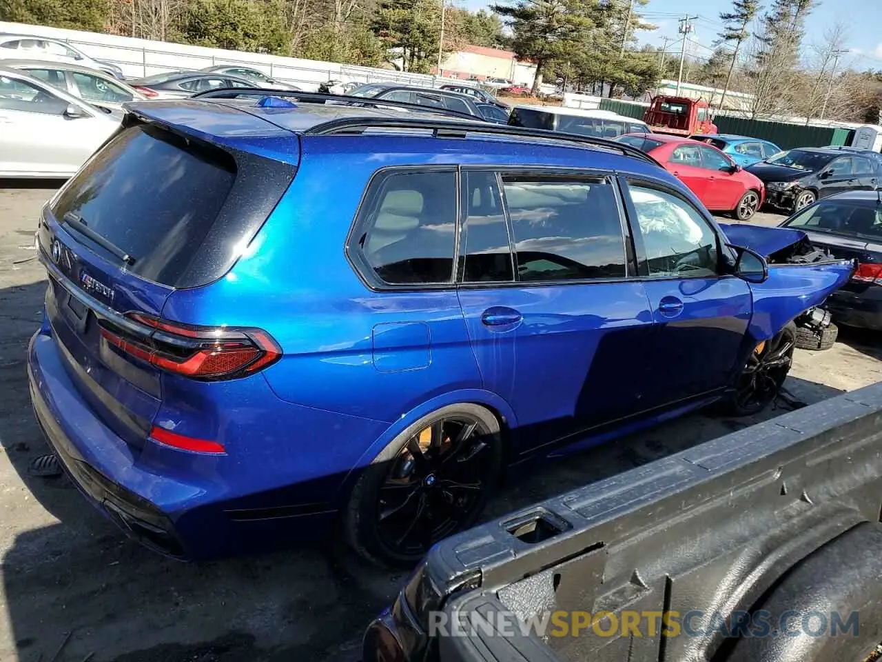 3 Photograph of a damaged car 5UX33EM09R9V11872 BMW X7 M60I 2024
