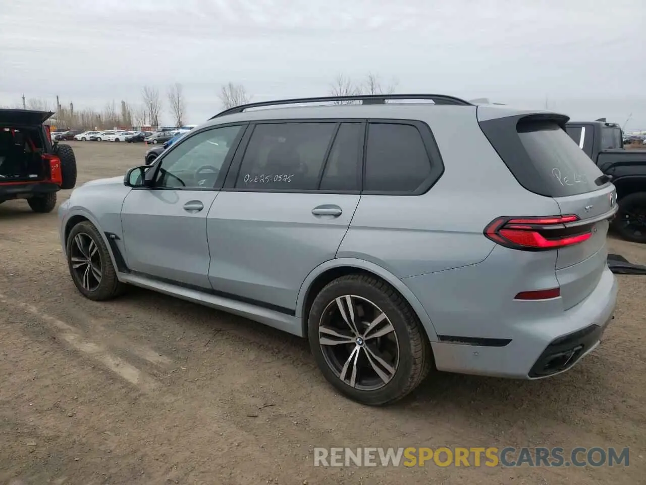 2 Фотография поврежденного автомобиля 5UX33EM0XR9S46475 BMW X7 M60I 2024