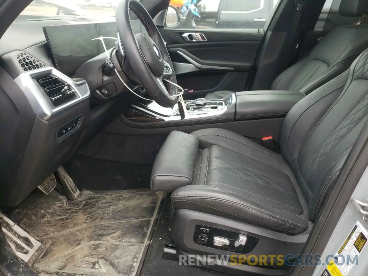 7 Фотография поврежденного автомобиля 5UX33EM0XR9S46475 BMW X7 M60I 2024