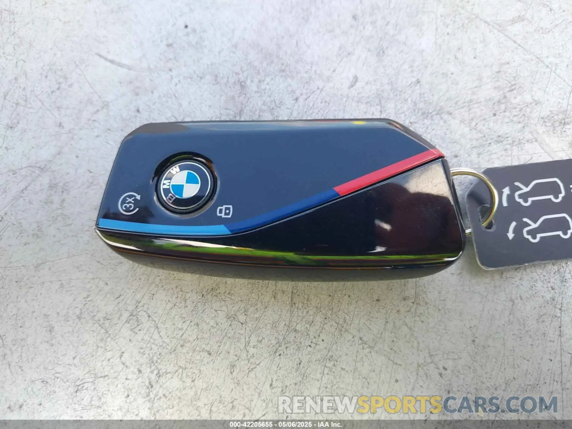 11 Фотография поврежденного автомобиля 5YM23CS00P9R58616 BMW XM 2023