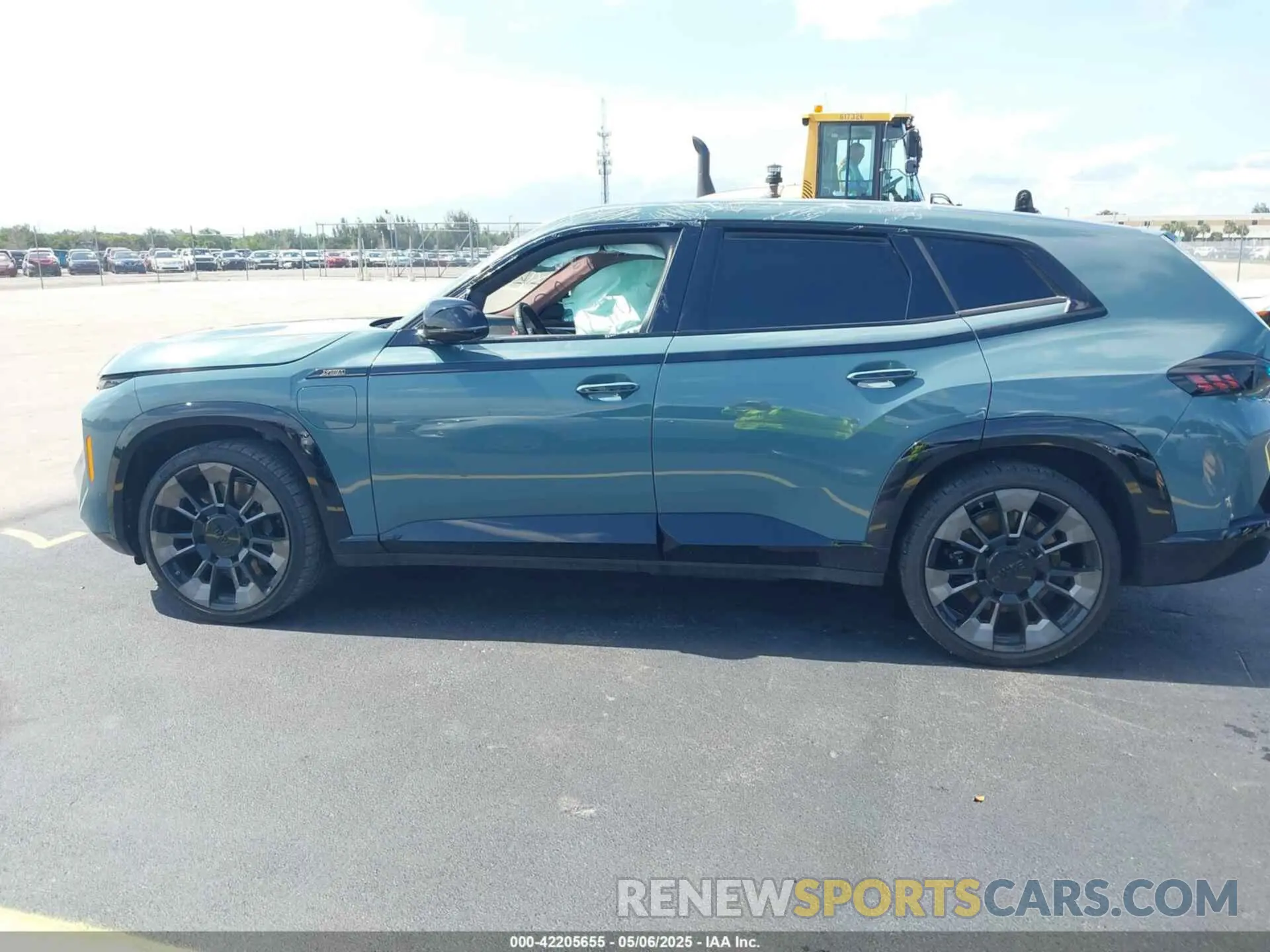 14 Фотография поврежденного автомобиля 5YM23CS00P9R58616 BMW XM 2023
