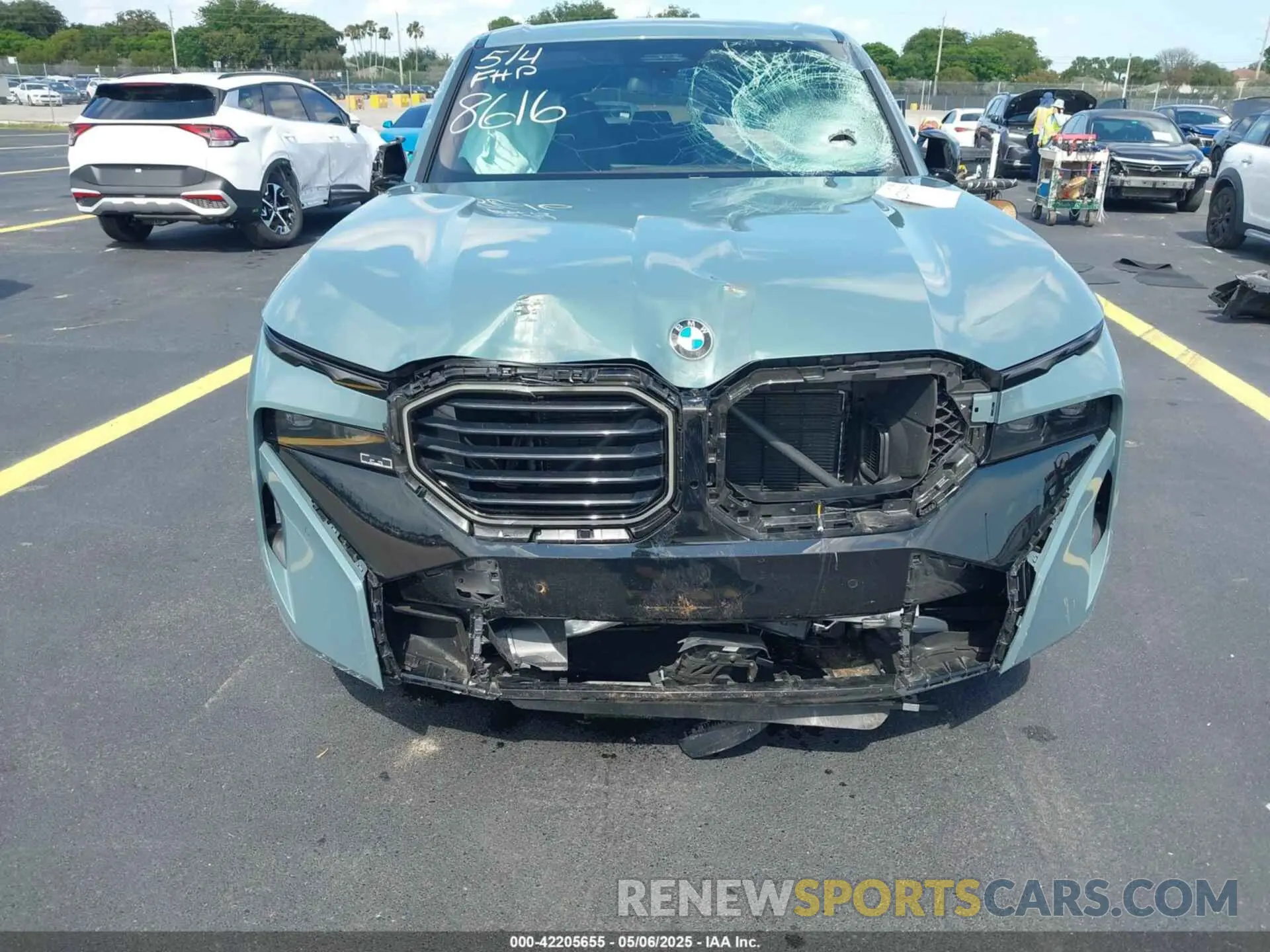6 Фотография поврежденного автомобиля 5YM23CS00P9R58616 BMW XM 2023