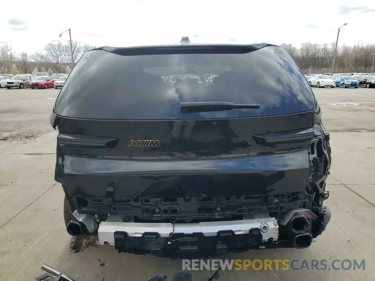 6 Photograph of a damaged car 5YM23CS06P9S62603 BMW XM 2023