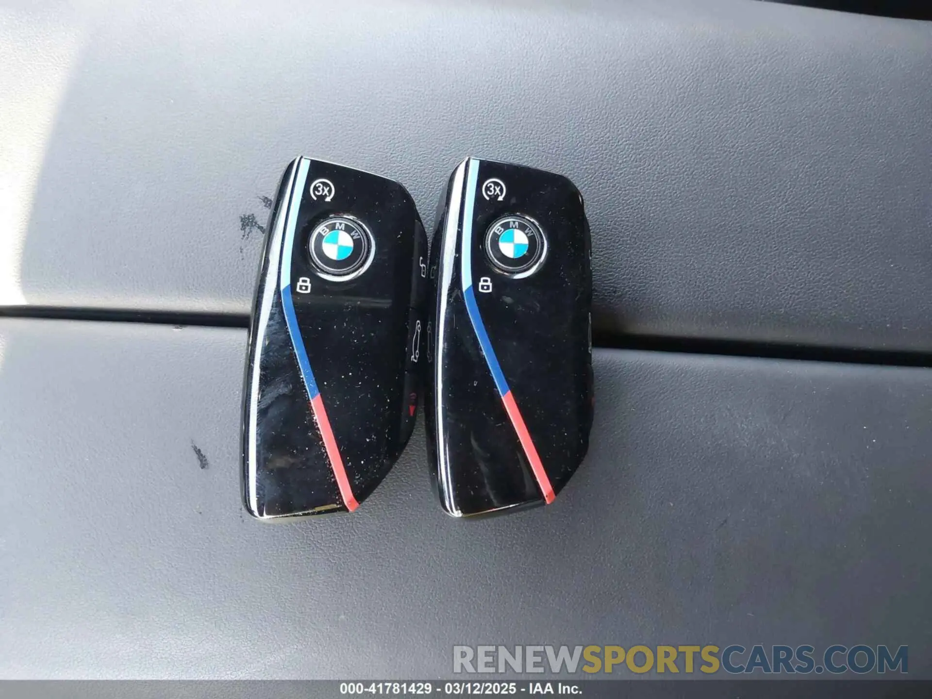 11 Photograph of a damaged car 5YM23CS0XR9U58952 BMW XM 2024