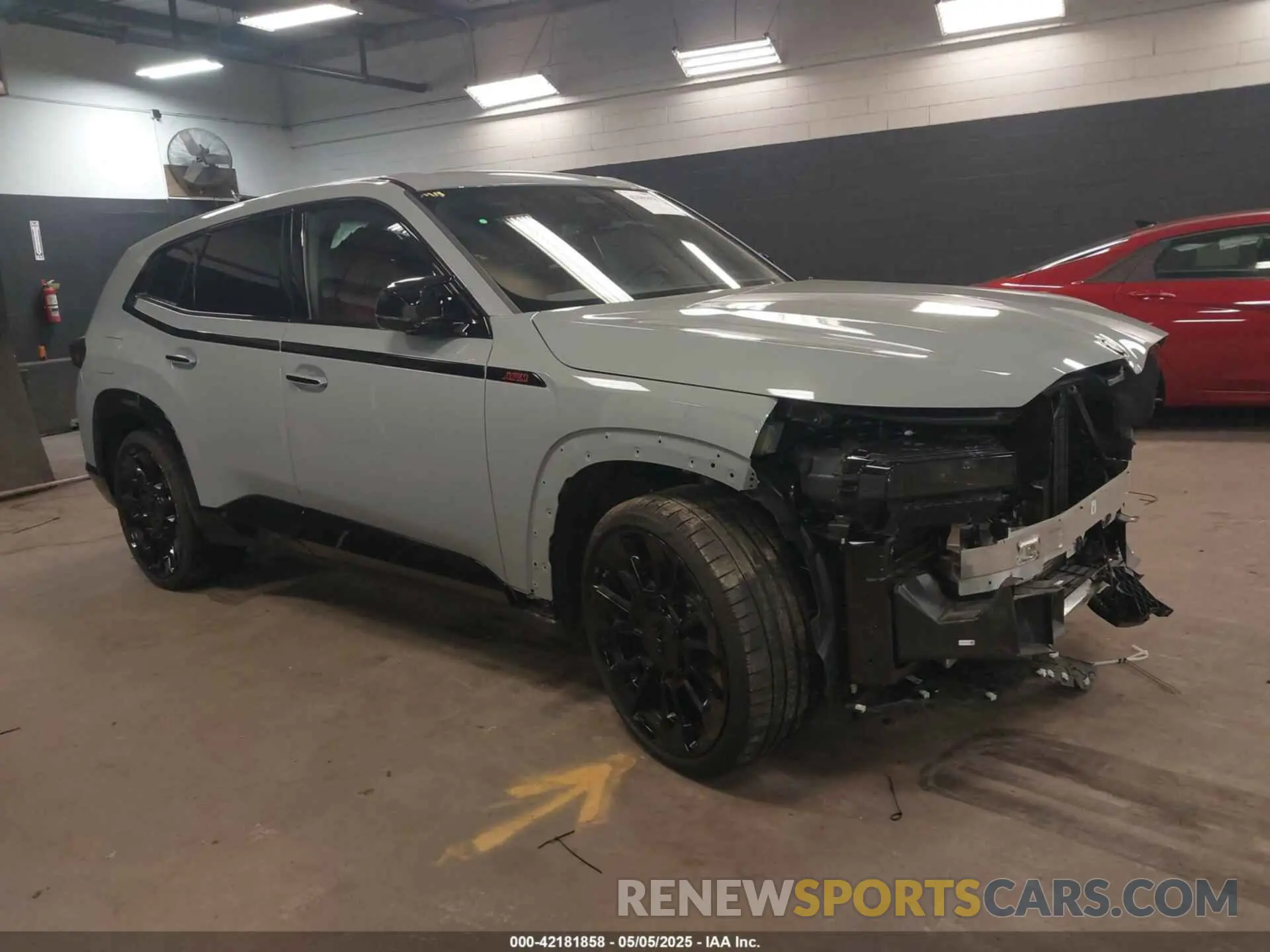 1 Photograph of a damaged car 5YM33CS04S9X59906 BMW XM 2025